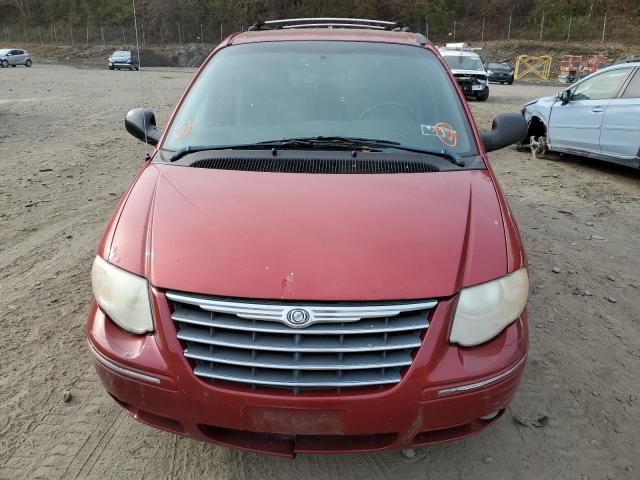 2C8GP64LX5R161713 - 2005 CHRYSLER TOWN AND C LIMITED RED photo 5
