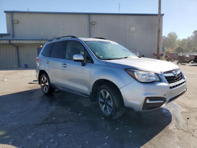 JF2SJAEC6HH403168 - 2017 SUBARU FORESTER 2.5I PREMIUM SILVER photo 4