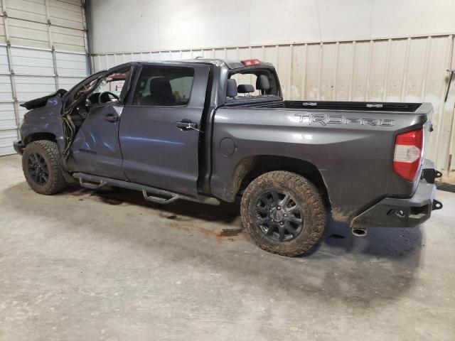 5TFDW5F16GX499708 - 2016 TOYOTA TUNDRA CREWMAX SR5 GRAY photo 2