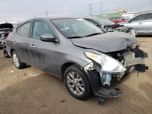 3N1CN7AP9JL824654 - 2018 NISSAN VERSA S GRAY photo 4