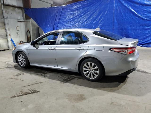 4T1B11HK1KU711067 - 2019 TOYOTA CAMRY L SILVER photo 2