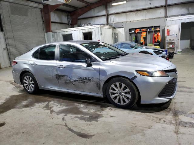 4T1B11HK1KU711067 - 2019 TOYOTA CAMRY L SILVER photo 4