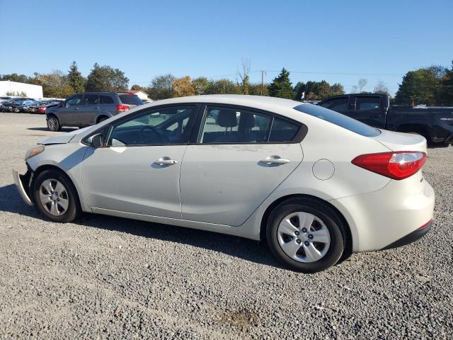 KNAFK4A67F5308614 - 2015 KIA FORTE LX CREAM photo 2