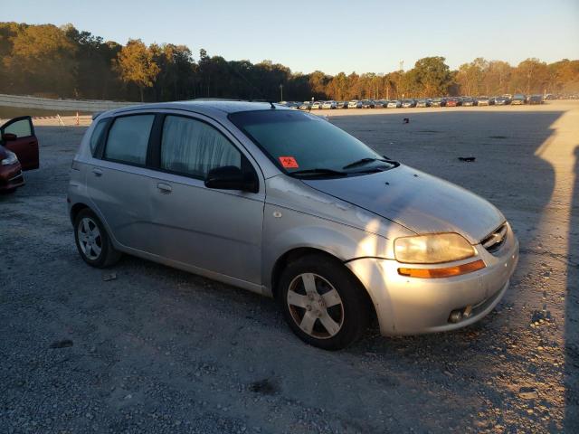 KL1TD66618B096244 - 2008 CHEVROLET AVEO BASE SILVER photo 4