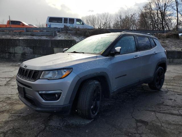 3C4NJDBB2JT316013 - 2018 JEEP COMPASS LATITUDE SILVER photo 1