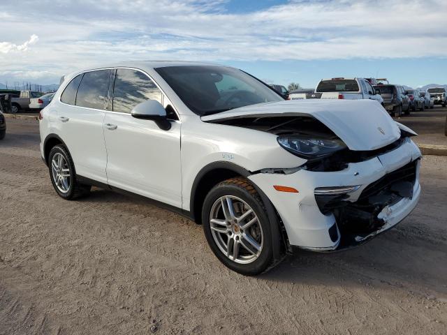 WP1AA2A25JKA01386 - 2018 PORSCHE CAYENNE WHITE photo 4