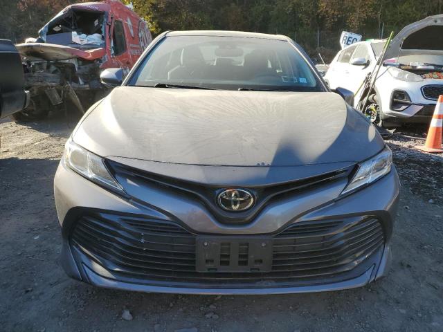 4T1B11HK8JU110995 - 2018 TOYOTA CAMRY L GRAY photo 5