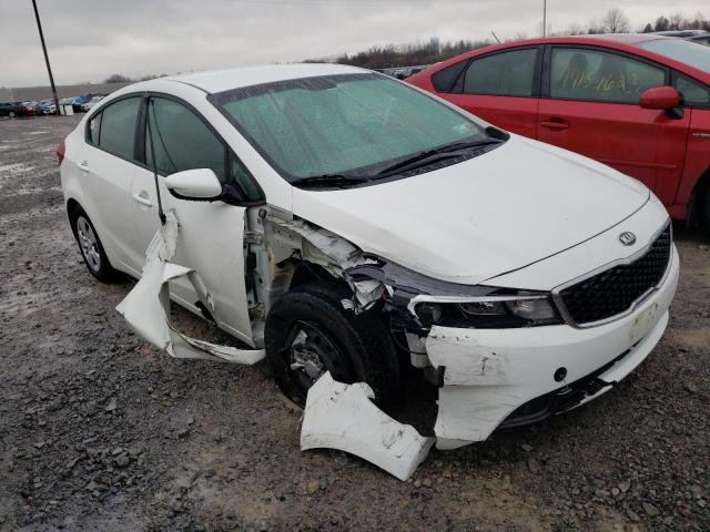 3KPFK4A74JE228213 - 2018 KIA FORTE LX WHITE photo 4