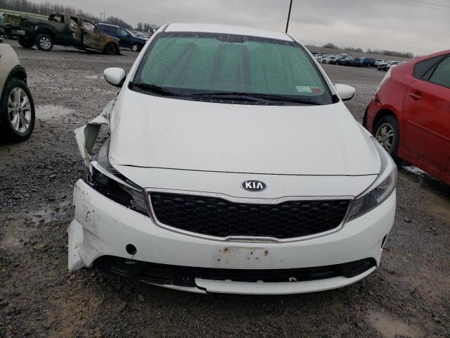 3KPFK4A74JE228213 - 2018 KIA FORTE LX WHITE photo 5