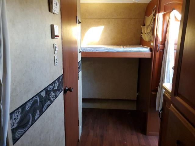 4YDT25024BB451653 - 2011 KEYSTONE OUTBACK WHITE photo 5