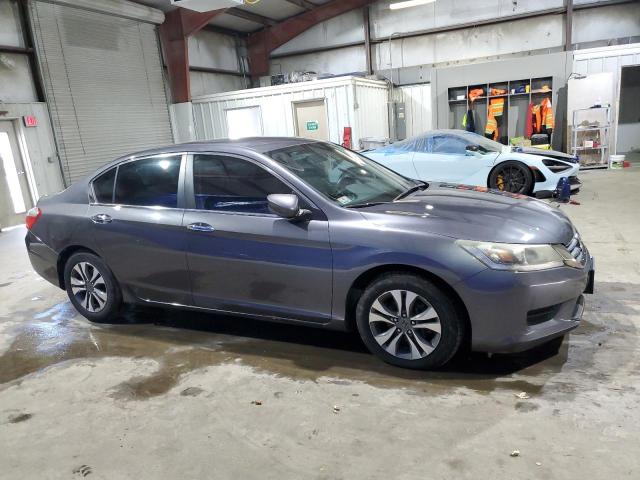 1HGCR2F38DA014309 - 2013 HONDA ACCORD LX GRAY photo 4