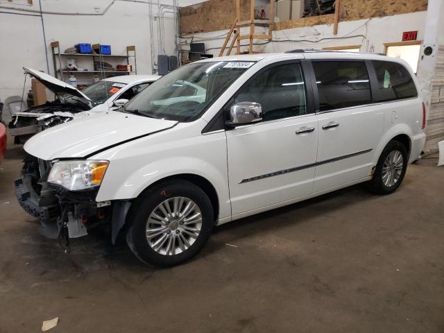 2013 CHRYSLER TOWN & COU LIMITED, 