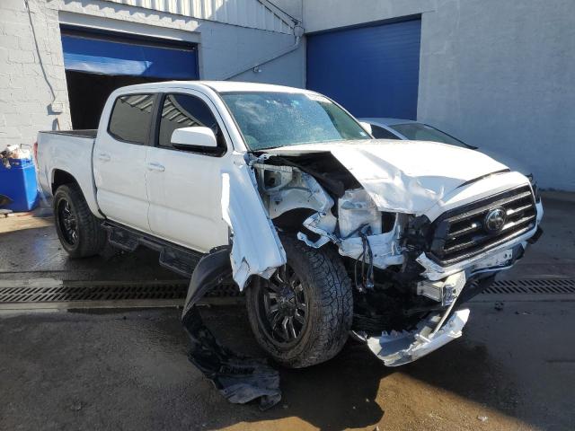 3TYAX5GNXNT059466 - 2022 TOYOTA TACOMA DOUBLE CAB WHITE photo 4