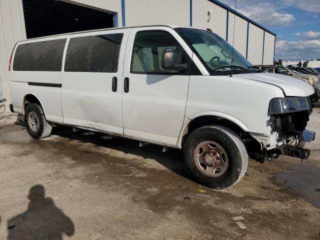 1GAZGPFG2K1293860 - 2019 CHEVROLET EXPRESS G3 LT WHITE photo 4