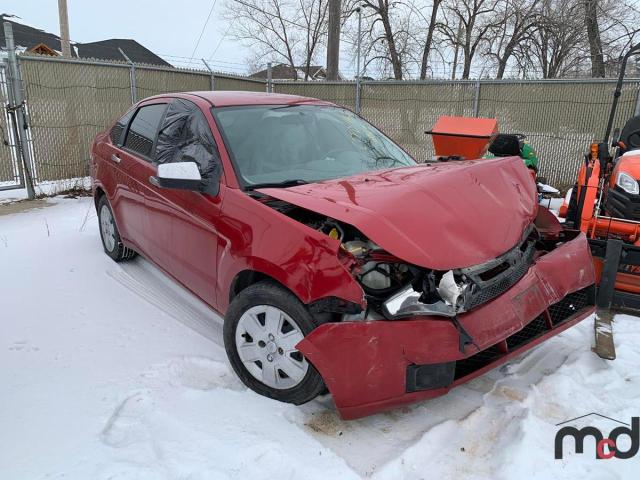 1FAHP3FN3AW132662 - 2010 FORD FOCUS SE RED photo 4