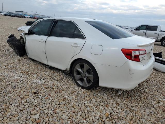 4T1BF1FK5CU621586 - 2012 TOYOTA CAMRY BASE WHITE photo 2