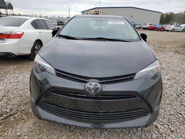 5YFBURHEXJP844412 - 2018 TOYOTA COROLLA L BLACK photo 5