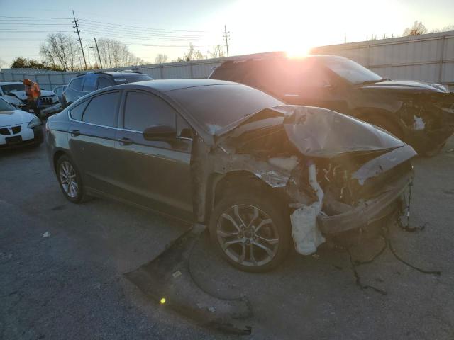 3FA6P0HD4HR398635 - 2017 FORD FUSION SE GRAY photo 4