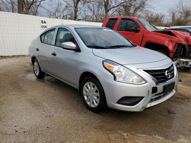 3N1CN7AP6GL898302 - 2016 NISSAN VERSA S SILVER photo 4