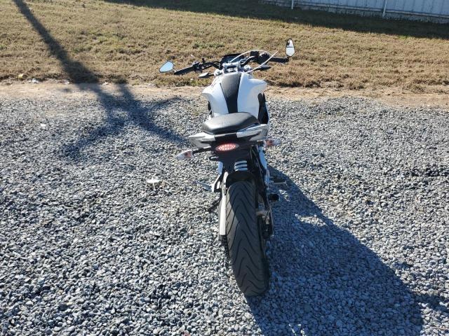 WB30G1103KR857402 - 2019 BMW G310 R WHITE photo 4