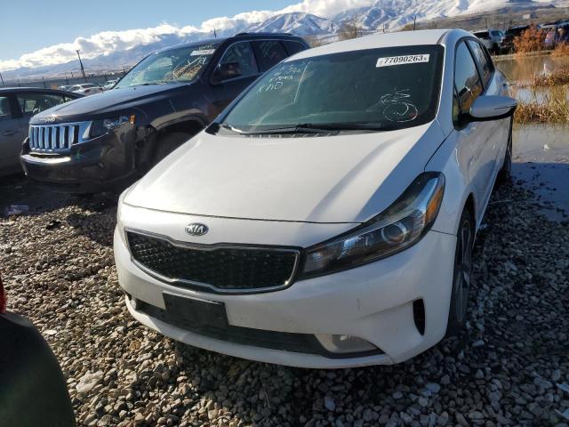 KNAFX5A82H5670913 - 2017 KIA FORTE EX WHITE photo 5