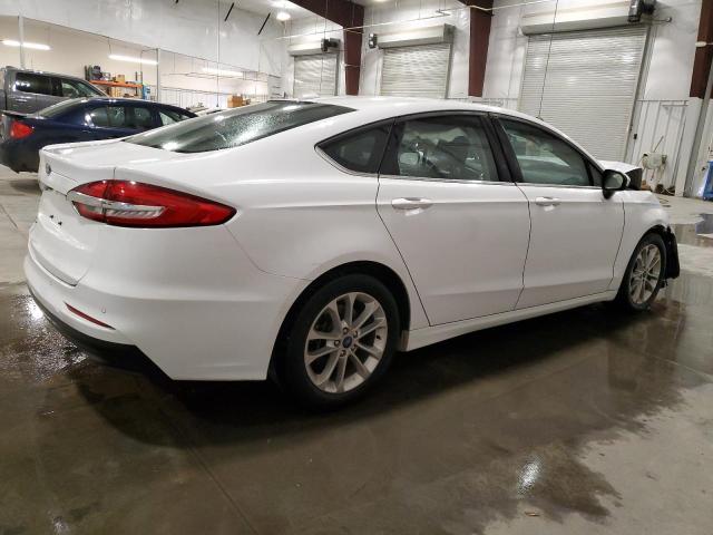 3FA6P0H71LR155657 - 2020 FORD FUSION SE WHITE photo 3