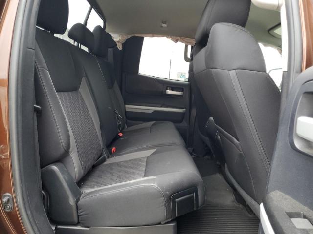 5TFUY5F12GX513744 - 2016 TOYOTA TUNDRA DOUBLE CAB SR/SR5 BROWN photo 10
