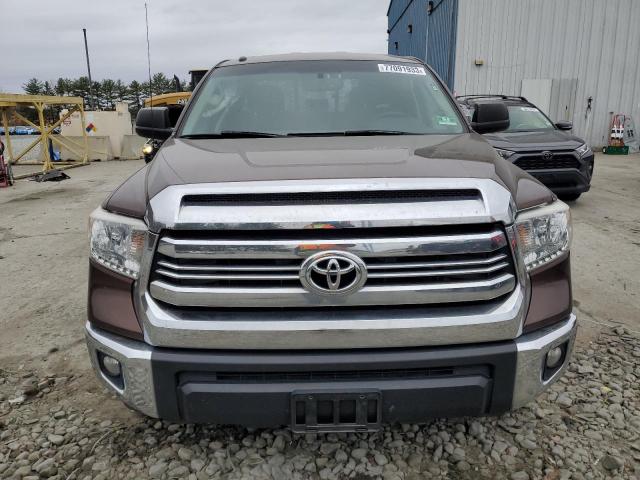 5TFUY5F12GX513744 - 2016 TOYOTA TUNDRA DOUBLE CAB SR/SR5 BROWN photo 5