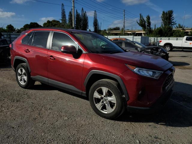 2T3W1RFV3LC063268 - 2020 TOYOTA RAV4 XLE RED photo 4