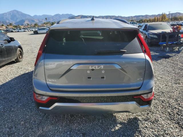 KNDCR3LE7P5049088 - 2023 KIA NIRO EX SILVER photo 6