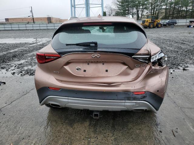 SJKCH5CR2JA057712 - 2018 INFINITI QX30 BASE Rosa Foto 6