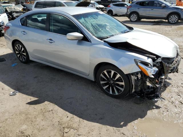 1N4AL3AP4JC120575 - 2018 NISSAN ALTIMA 2.5 SILVER photo 4