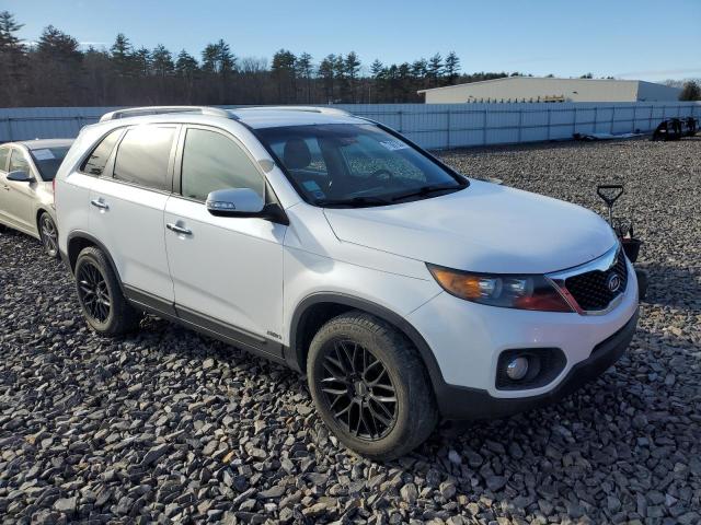 5XYKUCA10BG089197 - 2011 KIA SORENTO EX WHITE photo 4