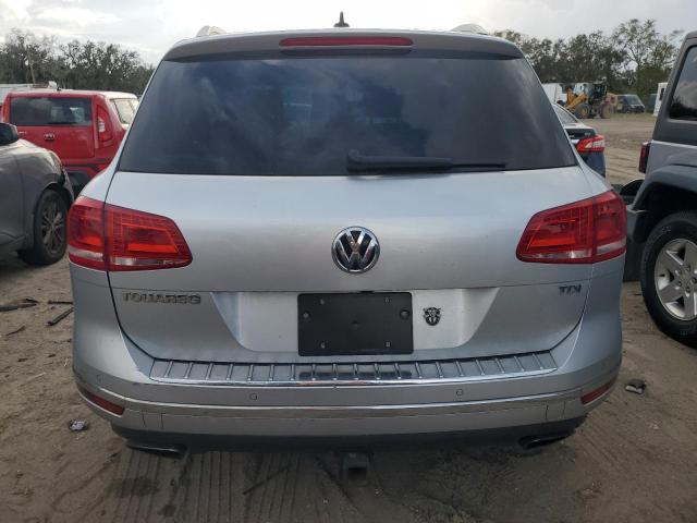 WVGEP9BP7GD000785 - 2016 VOLKSWAGEN TOUAREG TDI SILVER photo 6