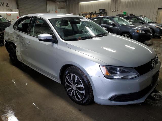 3VWDZ7AJ2BM375618 - 2011 VOLKSWAGEN JETTA SE SILVER photo 4