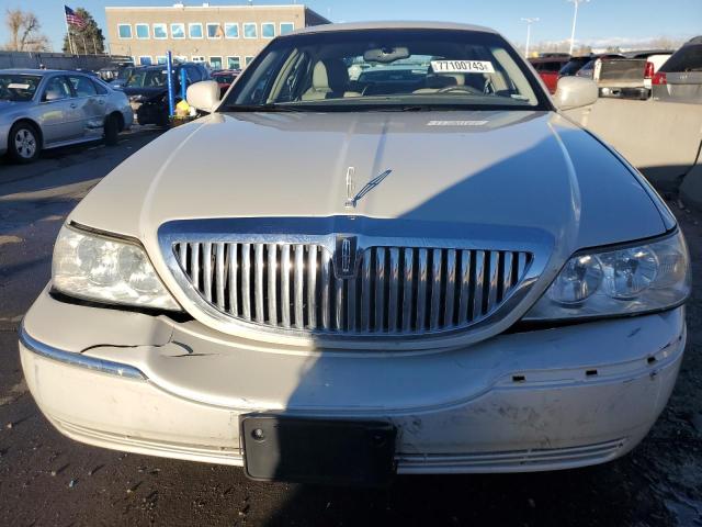 1LNHM81W44Y674941 - 2004 LINCOLN TOWN CAR EXECUTIVE TAN photo 5