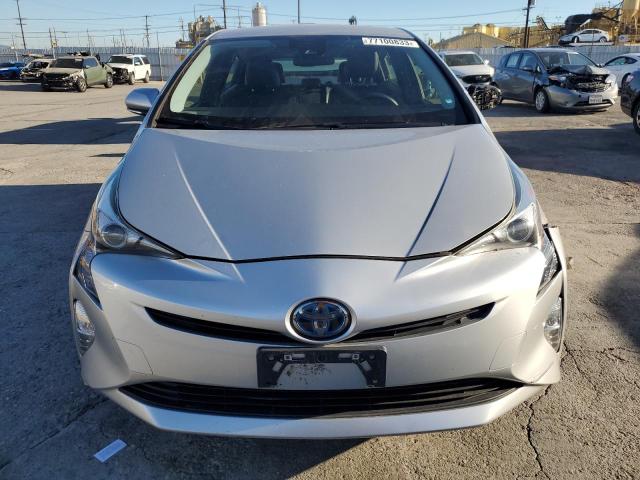 JTDKARFU6G3001022 - 2016 TOYOTA PRIUS SILVER photo 5