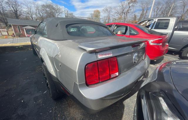 1ZVHT84N585175192 - 2008 FORD MUSTANG SILVER photo 3