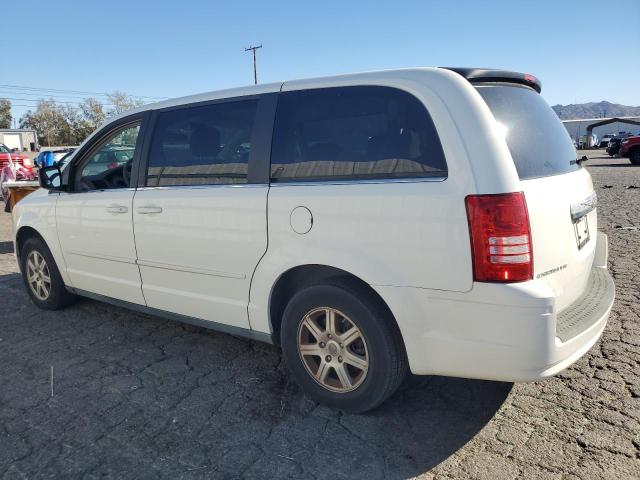 2A4RR2D18AR344804 - 2010 CHRYSLER TOWN & COU LX WHITE photo 2