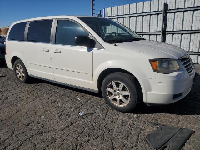 2A4RR2D18AR344804 - 2010 CHRYSLER TOWN & COU LX WHITE photo 4