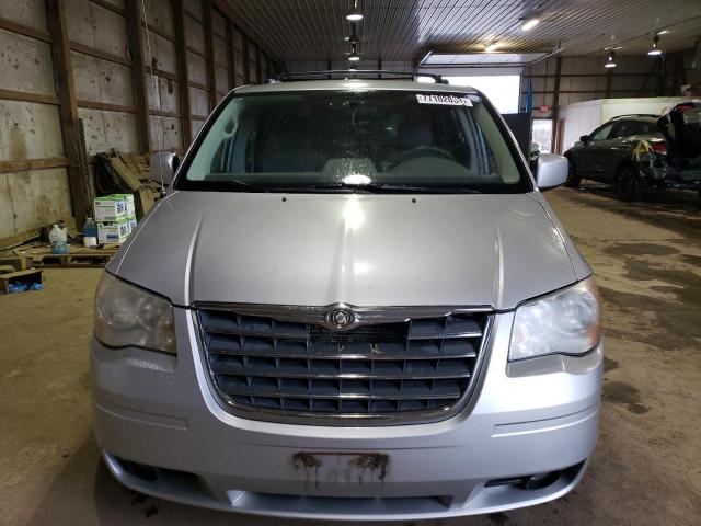 2A4RR5D10AR494259 - 2010 CHRYSLER TOWN & COU TOURING SILVER photo 5