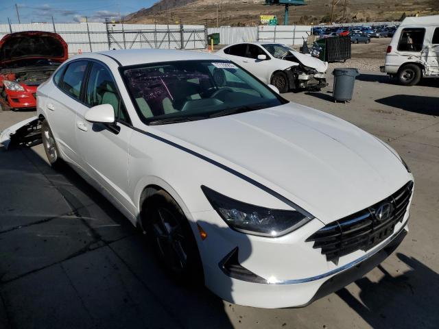 5NPEG4JA9MH114524 - 2021 HYUNDAI SONATA SE WHITE photo 4