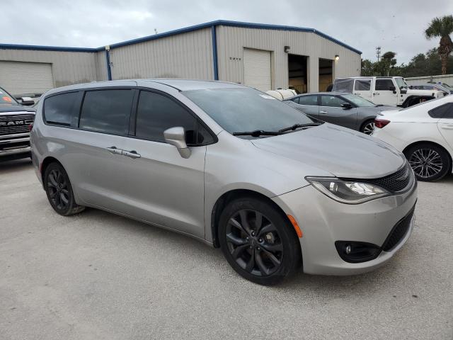 2C4RC1FG6JR228150 - 2018 CHRYSLER PACIFICA TOURING PLUS Gümüş foto 4