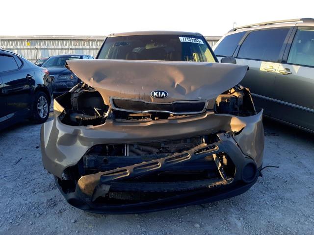 KNDJN2A24F7135743 - 2015 KIA SOUL TAN photo 5