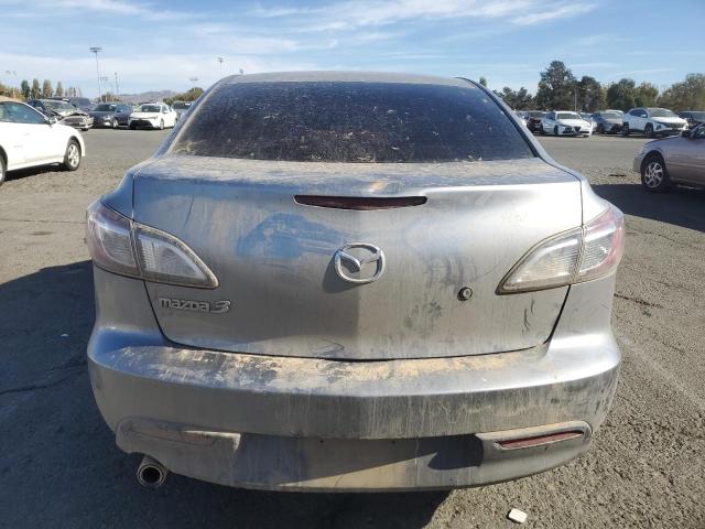 JM1BL1UF8B1378956 - 2011 MAZDA 3 I GRAY photo 6