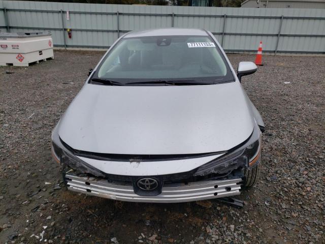 JTDDPMAE5N3026517 - 2022 TOYOTA COROLLA L SILVER photo 5