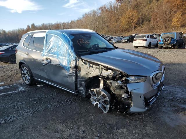 5UX23EU02S9X67157 - 2025 BMW X5 XDRIVE40I SILVER photo 4