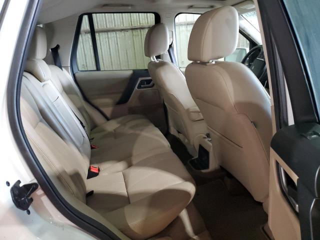 SALFR2BN6CH308647 - 2012 LAND ROVER LR2 HSE WHITE photo 10