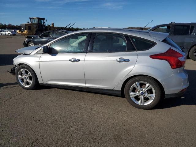 1FADP3K2XEL333055 - 2014 FORD FOCUS SE SILVER photo 2