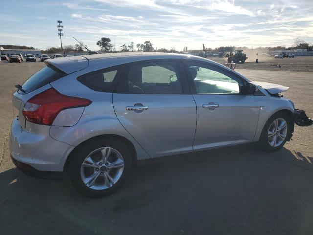 1FADP3K2XEL333055 - 2014 FORD FOCUS SE SILVER photo 3